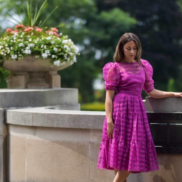 Party dress  with Pinky Plaid Puff Sleeves. Lined dress, zippered back, Size 4-6 - Picture 9 of 11